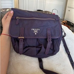 Vintage Prada cross body nylon sport bag in purple!